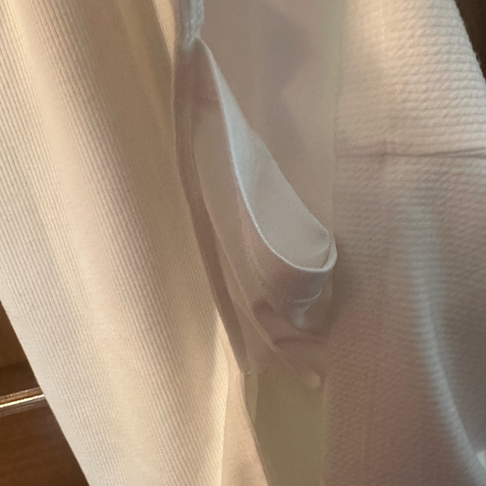 ALI & JAY White Beautiful Dress. Flowy Sleeves, Soft Textured Fabric. XL. NWT. - Picture 8 of 12